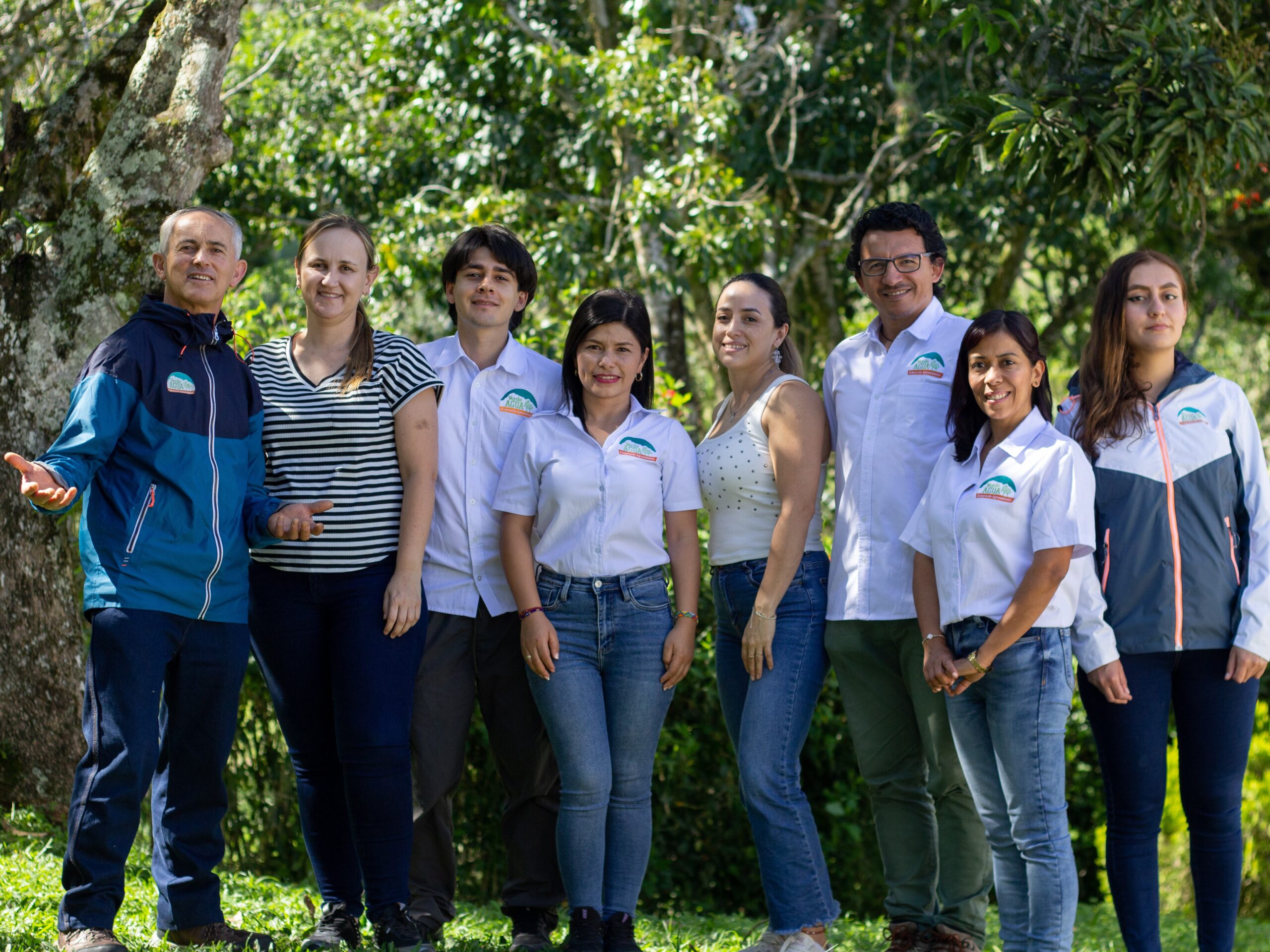 Foto grupal Corporación Verdeagua - 2024